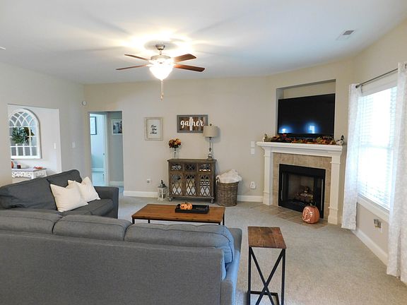 Living Room w/ Gas Log FP