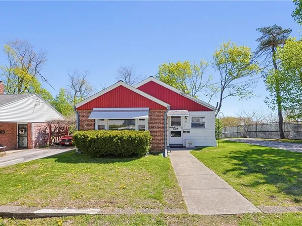 35 N Long St, Johnston, RI 02919