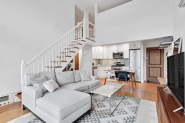 Sold by Bond New York | media 2