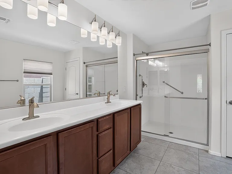 15772 W Shaw Butte Dr — Photo 4