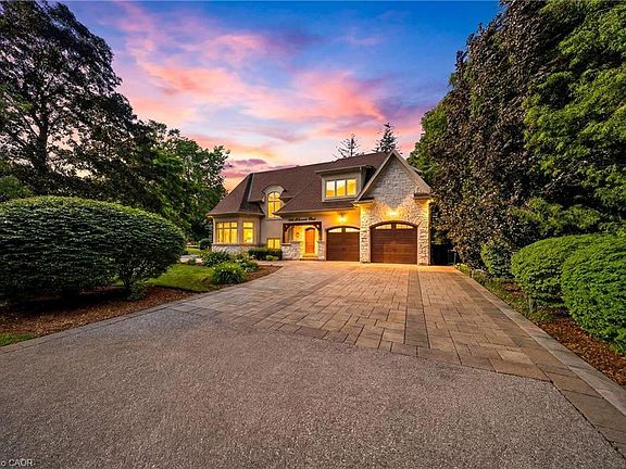 4th image of 1098 Lakeshore Rd W