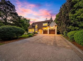 1098 Lakeshore Rd W, Oakville, ON L6L 1E7