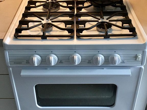 Gas stove