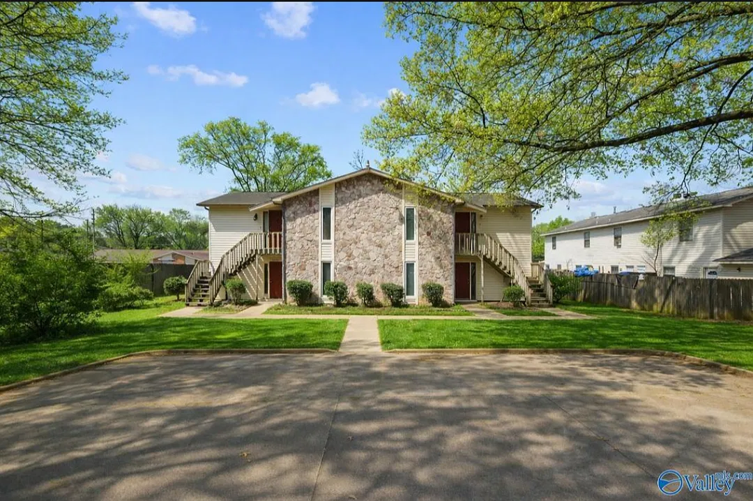 2 bed, 900 sqft, $1,000 — Photo 1