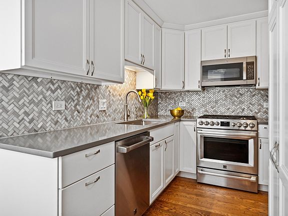 5th image of 6321 N Cicero Ave
