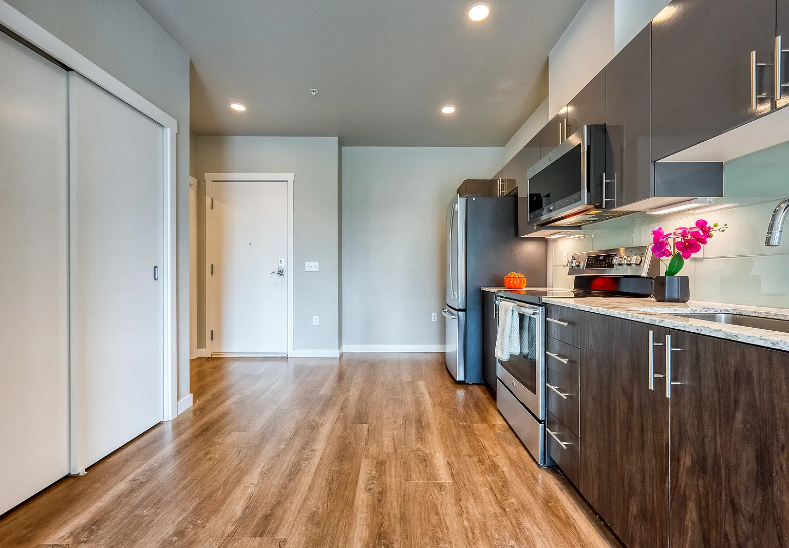 1085 103rd Ave NE - 511 — Photo 3