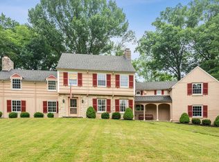 4 Linden Ln, Cincinnati, OH 45215