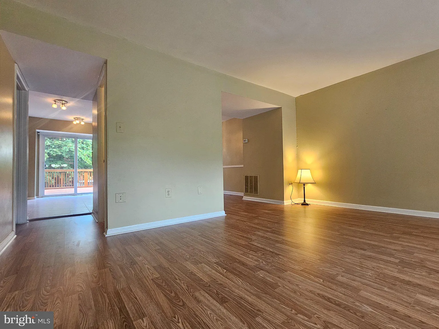 4 bed, 3.5 bath, 1905 sqft, $2,800 — Photo 3