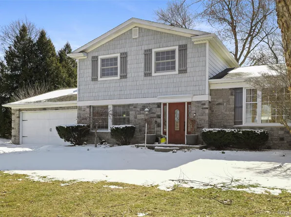 4168 McCandlish Rd, Grand Blanc, MI 48439