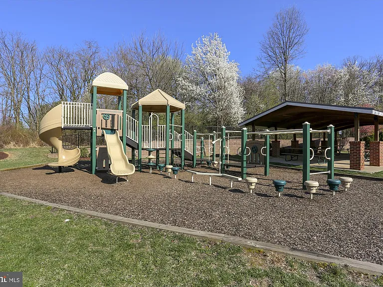 217 Highland Ridge Ave — Photo 30