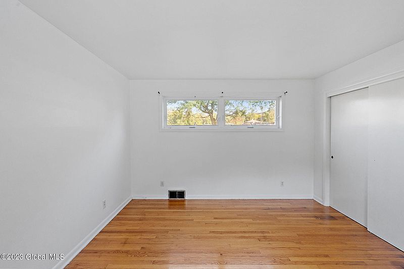 5th image of 2239 16th Street