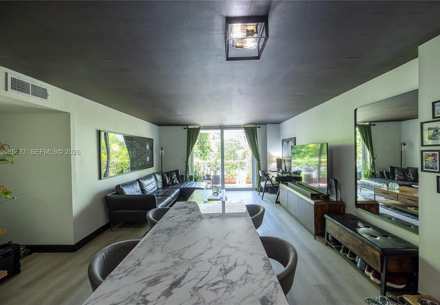Boston Plaza Condo — Photo 1