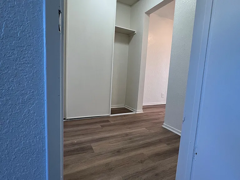 Summit Place Apartments — Photo 8
