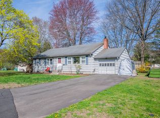 6 Greenmeadow Dr, Bloomfield, CT 06002