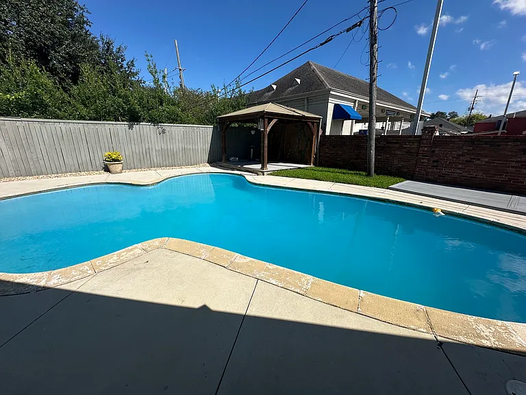 6423 S Claiborne Ave — Photo 34