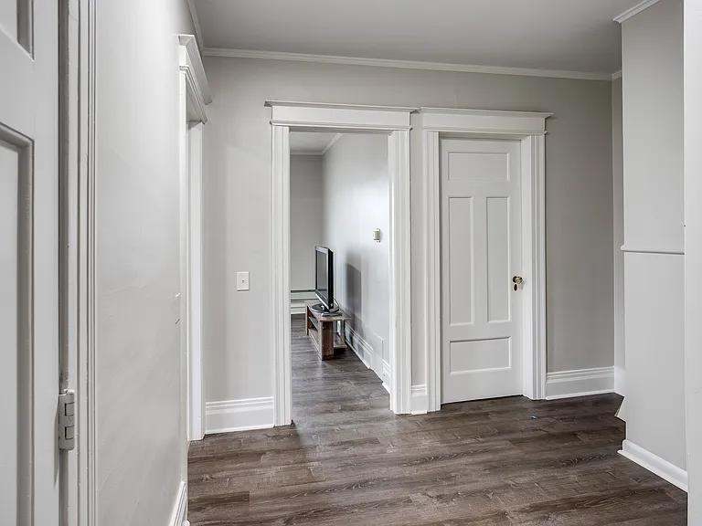 395 University Ave #2 — Photo 2