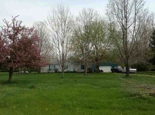 15388 New Salem Bluff Rd, Petersburg, IL 62675