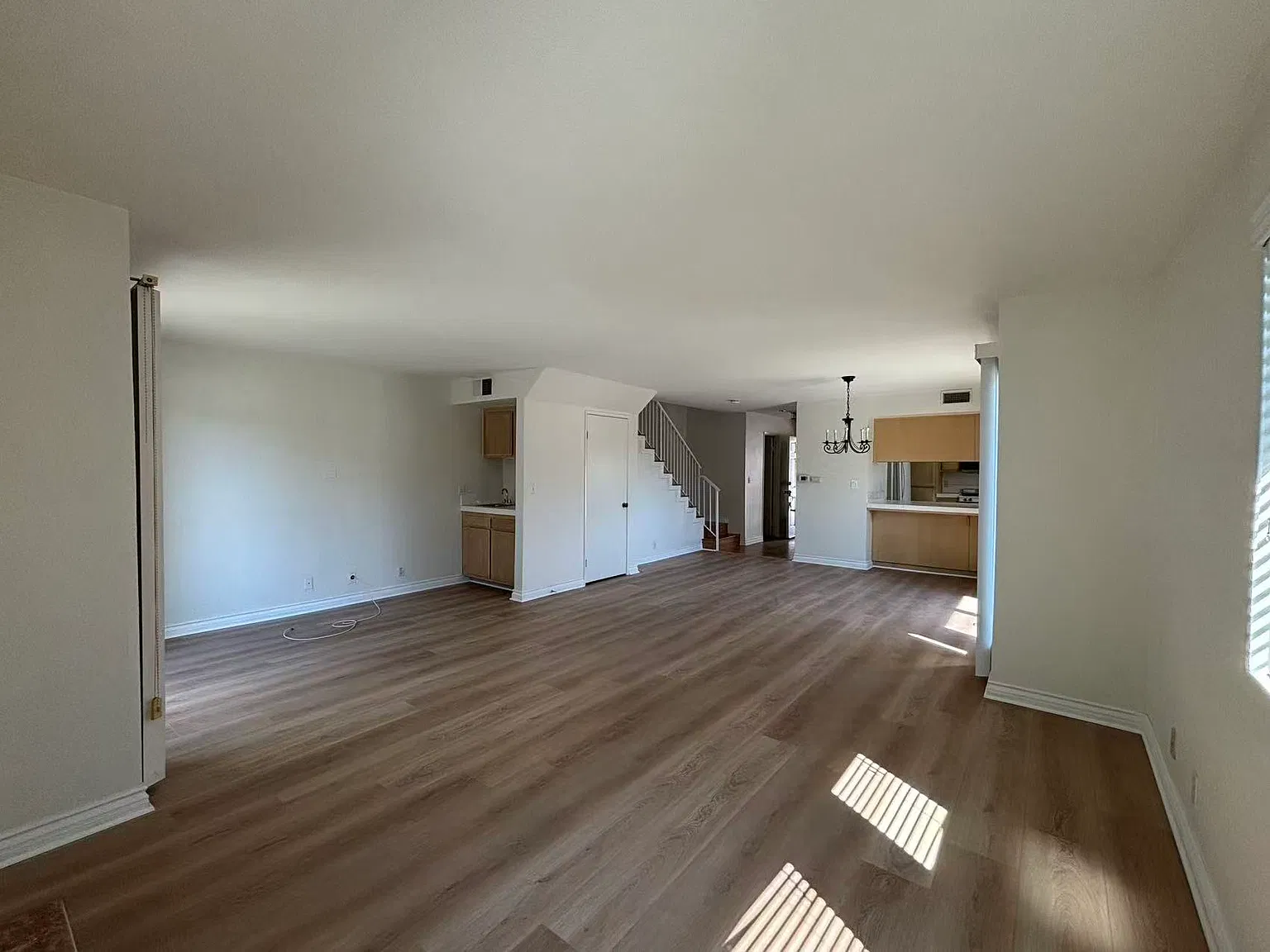 2 bed, 2.5 bath, 1215 sqft, $3,200 — Photo 3