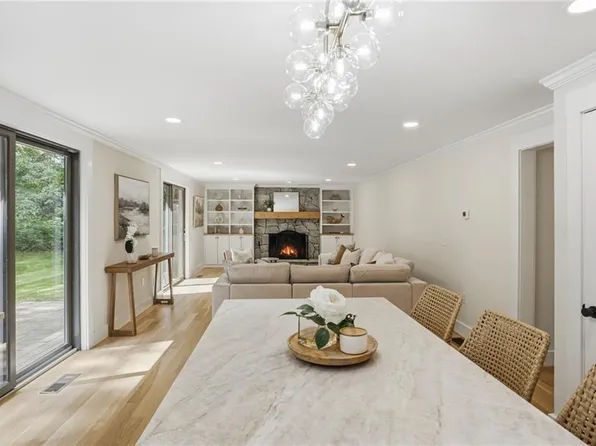 5763 Post Rd, East Greenwich, RI 02818