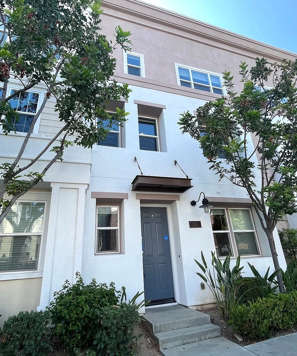 4 bed, 3.5 bath, 1751 sqft, $3,900 — Photo 2