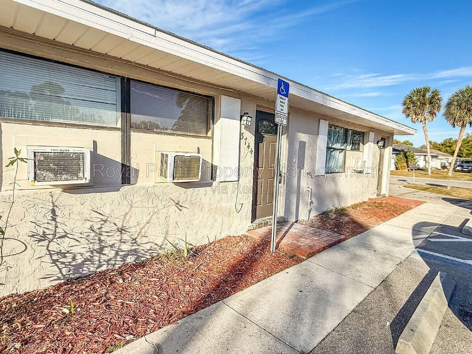 2 bed, 1.0 bath, 725 sqft, $899 — Photo 4