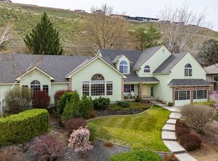 6711 W 20th Ave, Kennewick, WA 99338