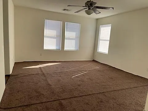 3 bed, 2.5 bath, 2317 sqft, $2,100 — Photo 4