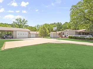 11086 Roman Rd, Bentonville, AR 72712