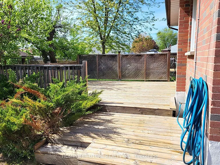 214 Windsor St #UPPER — Photo 1