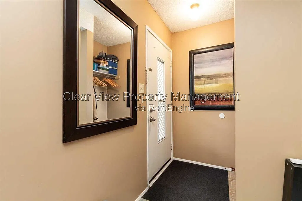 2 bed, 1.0 bath, $1,499 — Photo 2