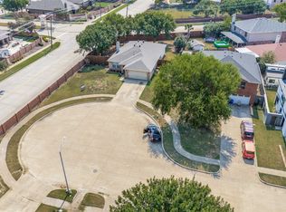 6004 Guilia Dr, Grand Prairie, TX 75052