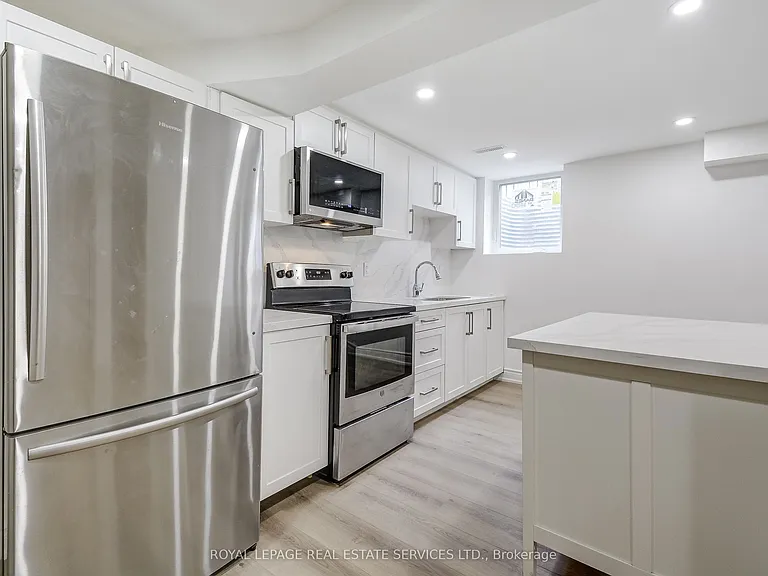 277 Mississaga St #LOWER — Photo 13