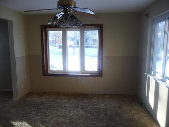 5th image of 3336 Hanna Ave