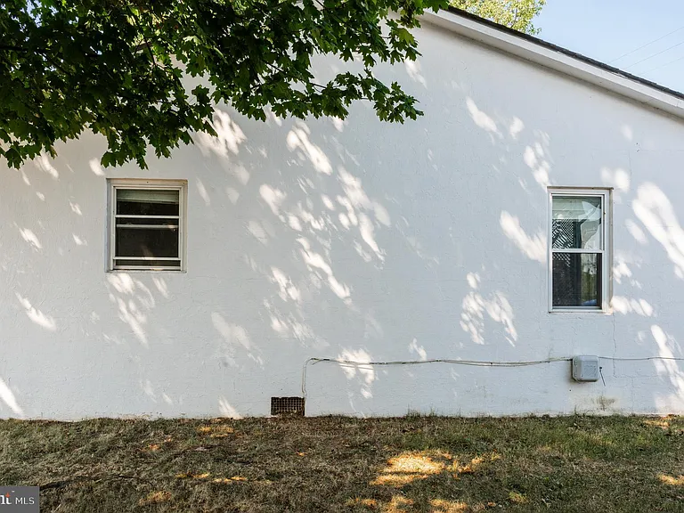 108 Martin Dr — Photo 41