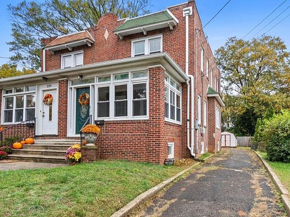 2nd image of 261 W Franklin Ave