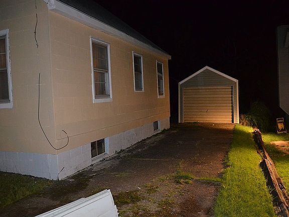 2nd image of 2615 1st Street Ct