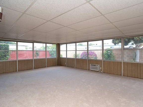 Huge Enclosed Sun Room