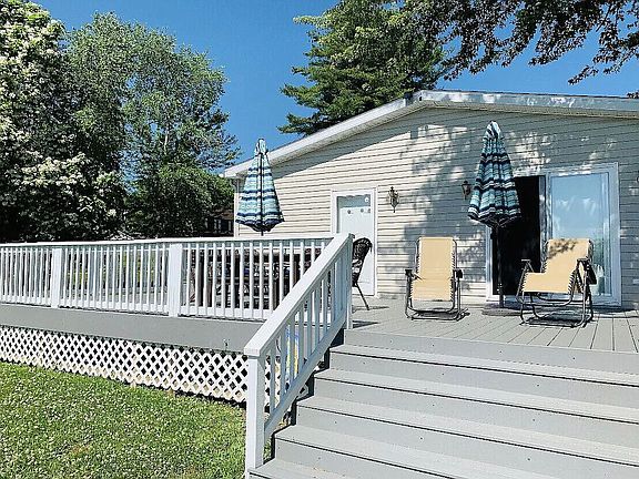 4th image of 12536 Center Ave