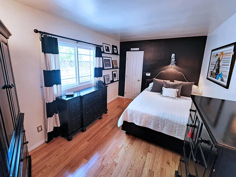 12714 Short Ave — Photo 18