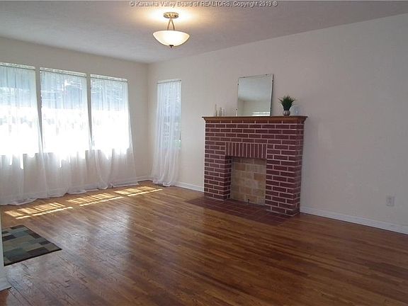 4th image of 813 Montrose Dr