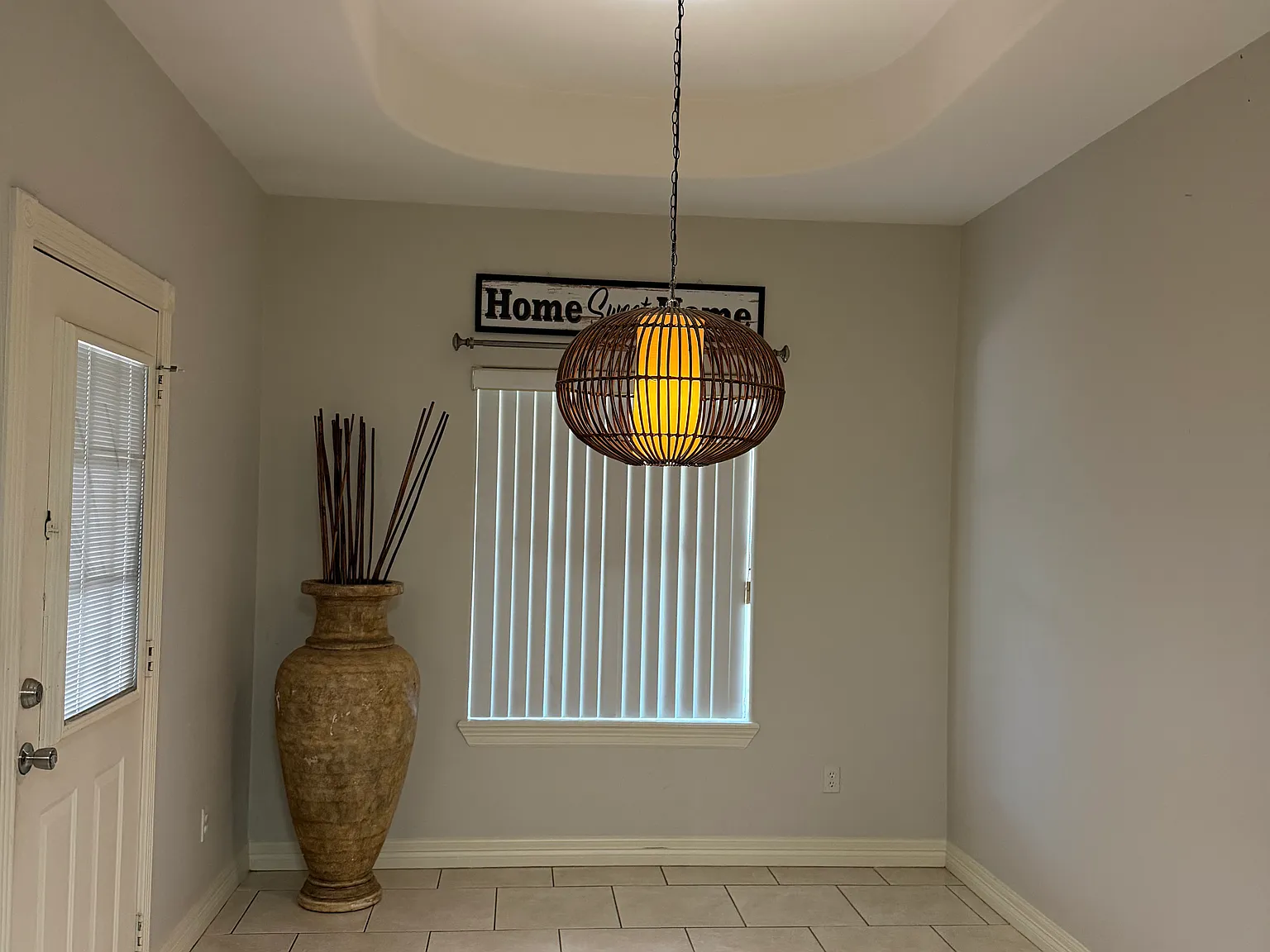 3 bed, 2045 sqft, $1,800 — Photo 4