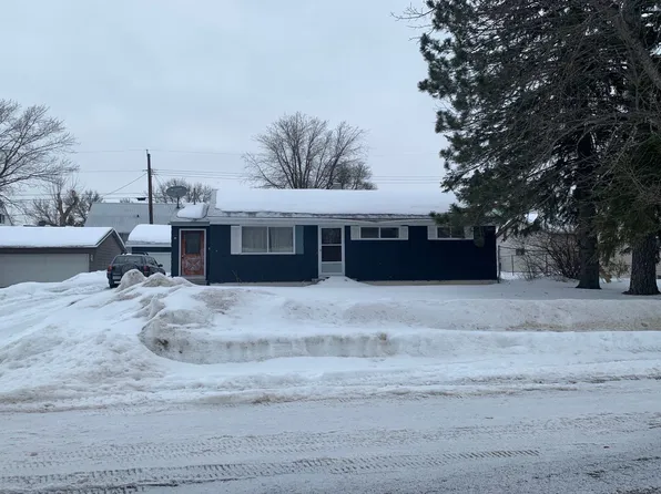 421 Coventry Rd, Hoyt Lakes, MN 55750