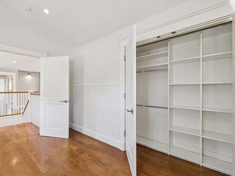 1517 Howard Ave — Photo 43