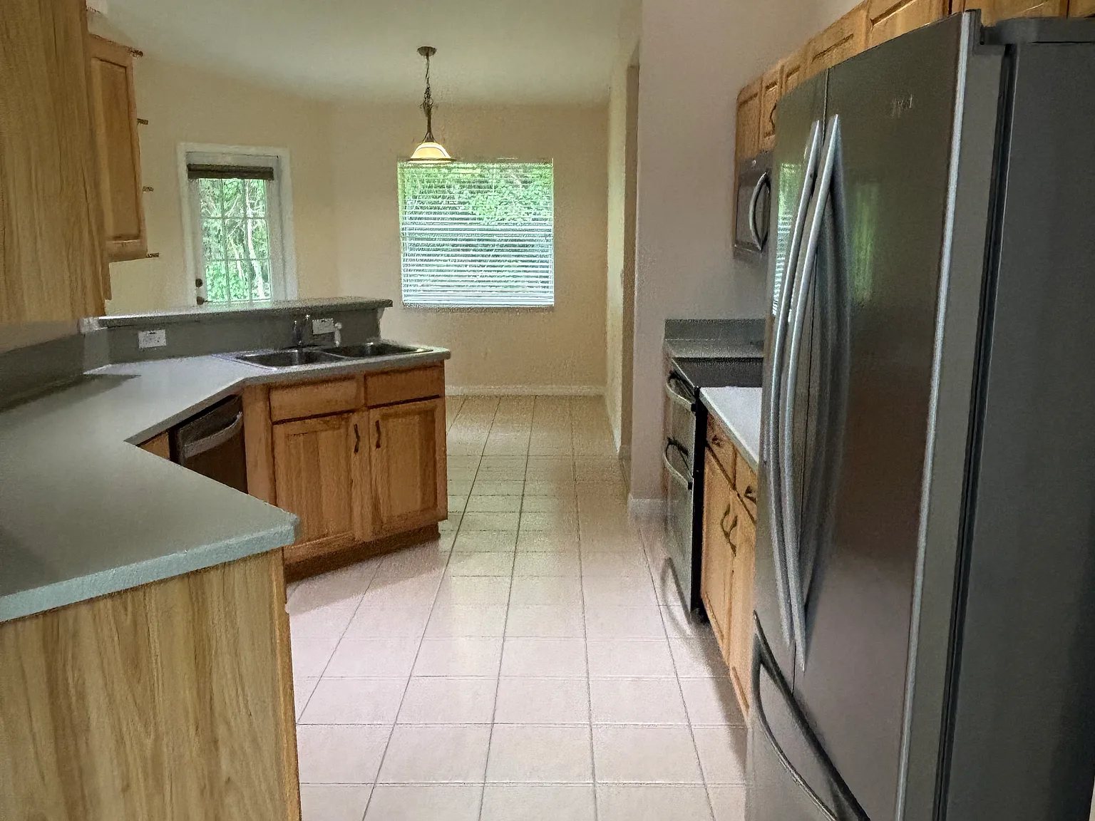 3 bed, 1729 sqft, $1,850 — Photo 2