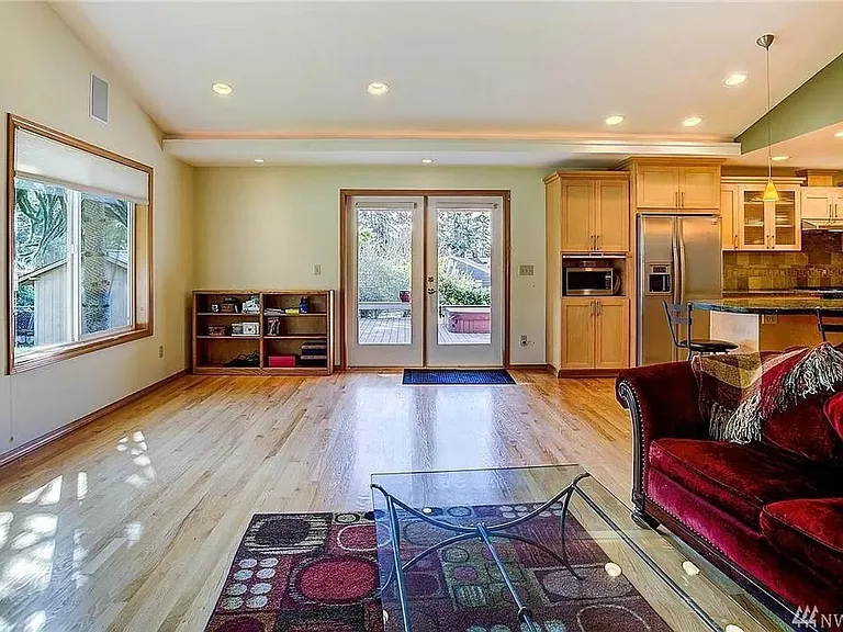 8630 Holly Ln — Photo 16