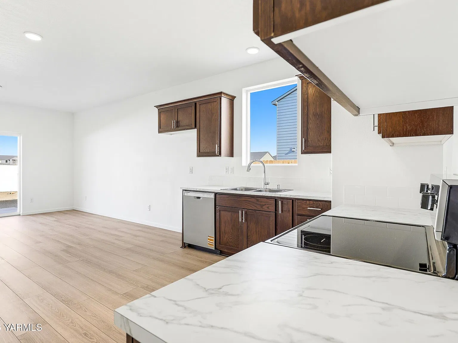 501 Amberly Ave - 1 — Photo 2