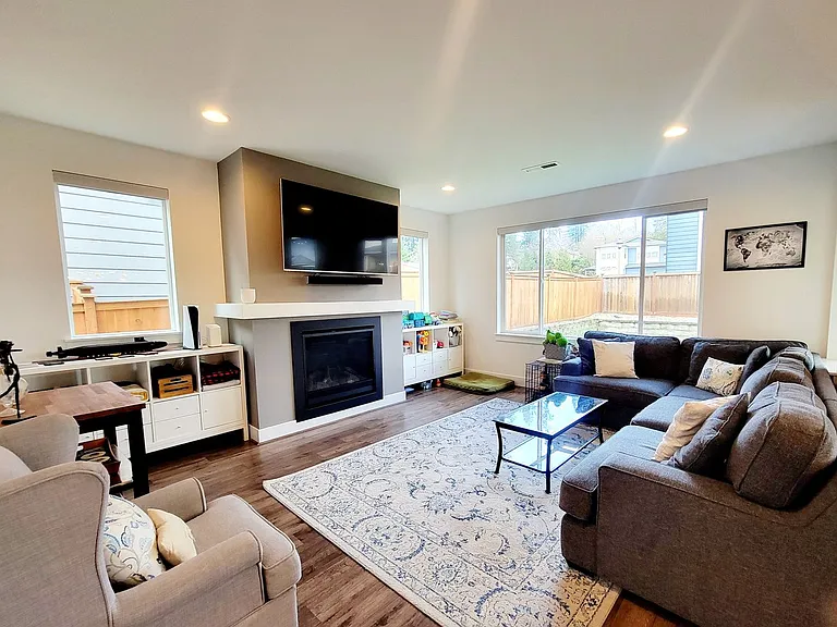 2416 NE Redford St — Photo 12