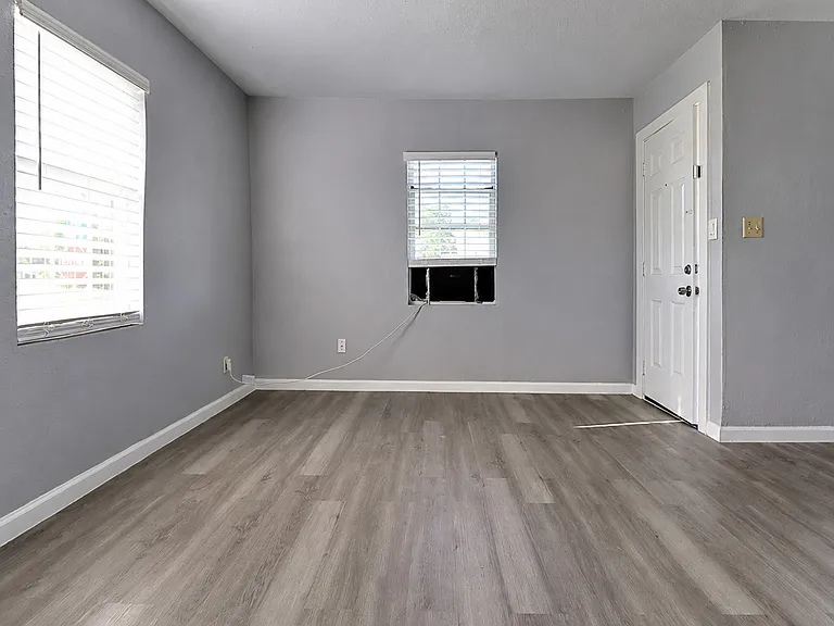 122 W Avenue A #1 — Photo 6