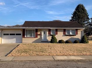 424 Phyllis Ave, Chester, WV 26034