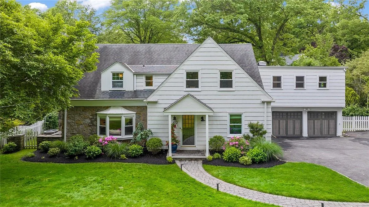 102 Penn Road photo 1